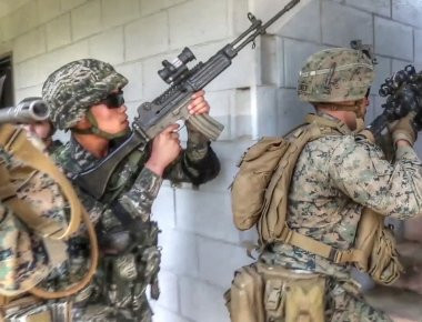 Βίντεο: Κοινές ασκήσεις Πεζοναυτών ΗΠΑ και Νοτίου Κορέας